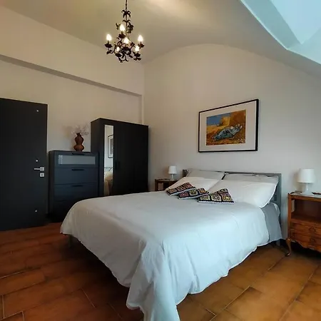 Apartment Il Trifoglio: Sobrio Ed Accogliente Trilocale