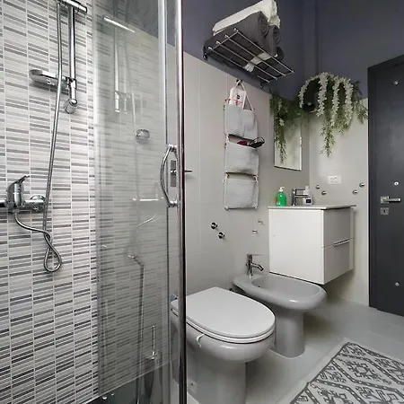 Il Trifoglio: Sobrio Ed Accogliente Trilocale Apartment